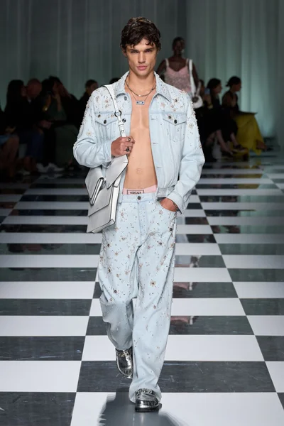 Look 37